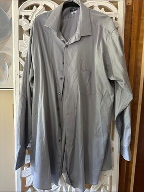 Van Heusen Men's Light Gray Long-Sleeve Dress Shirt